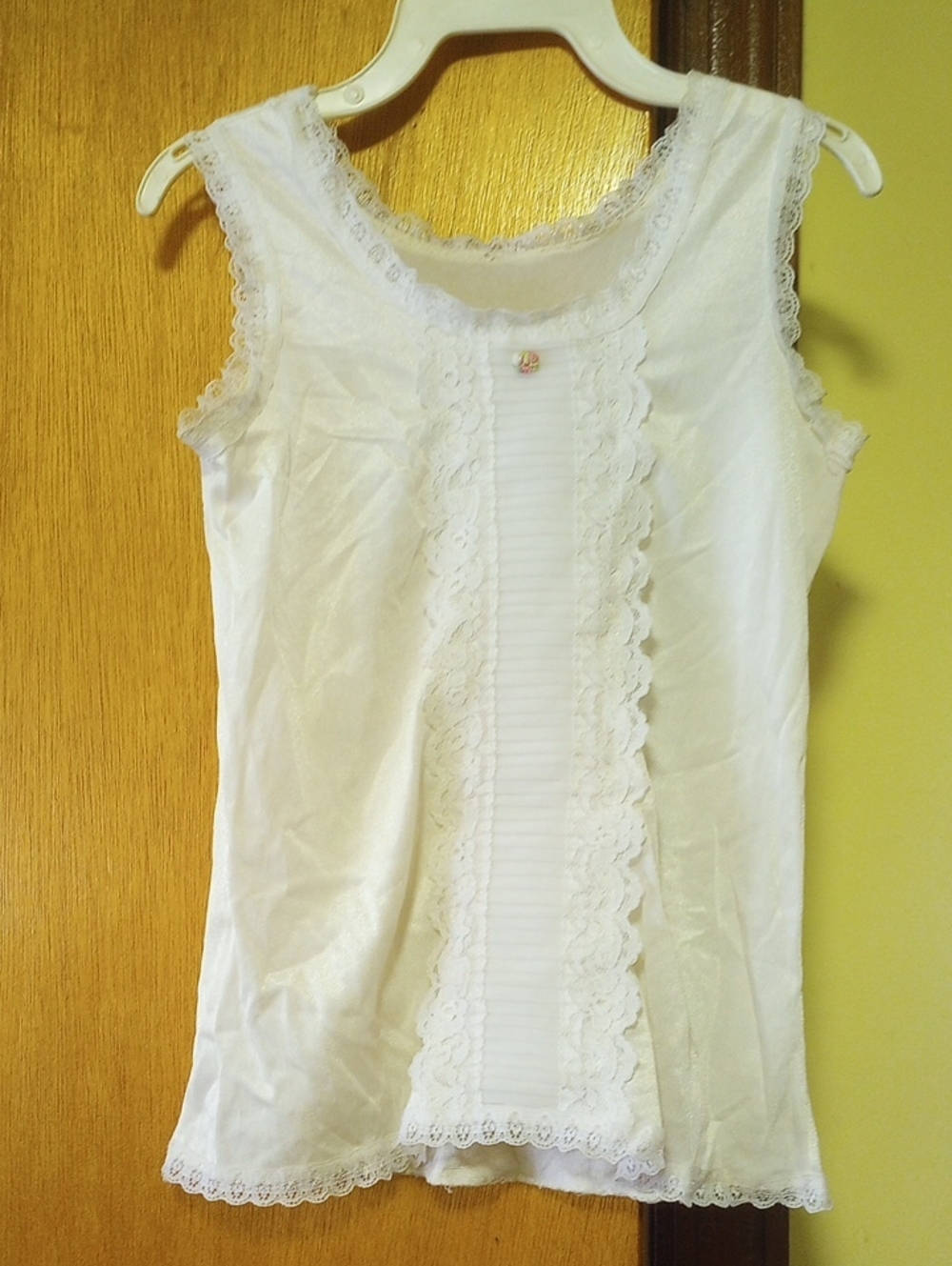 Classic Traditional Vintage Neutral Creamy White Slip w/ Lace, Girl's Size 4-5?